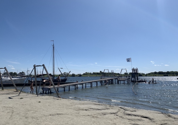 Strandje aan de Paardekreek